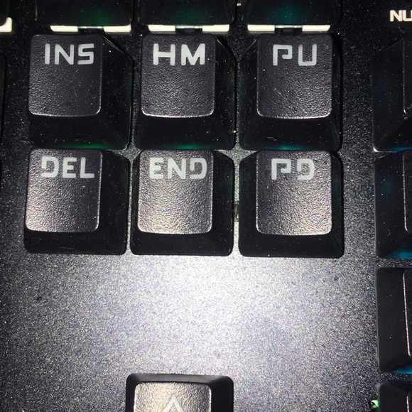 onn. RGB Mechanical Gaming keyboard - Picture 11 of 16